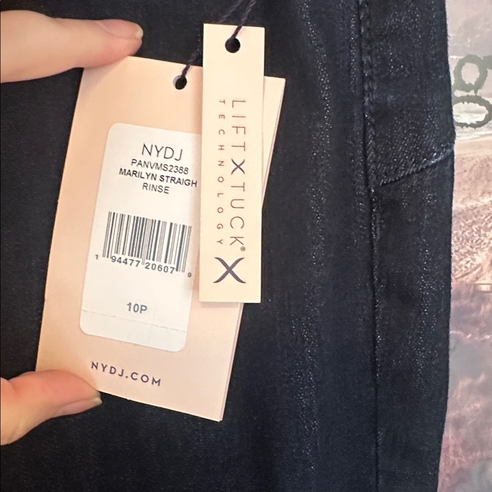 NWT Size 10P NYDJ Marilyn Straight Rinse Blue Jeans Lift x Tuck Technology - Picture 2 of 4